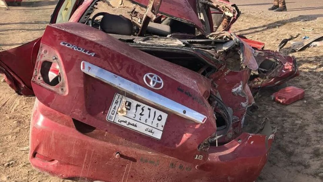 طفل ينجو من حادث سير مروع ووفاة والديه و4 من إخوته على طريق تكريت