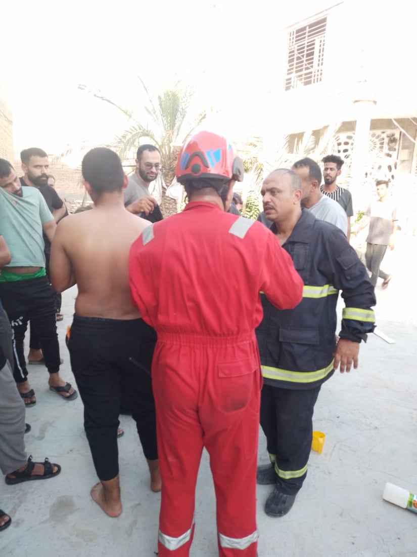 صور تحبس الأنفاس.. عامل انترنت يفقد وعيه فوق برج بارتفاع 65 متراً