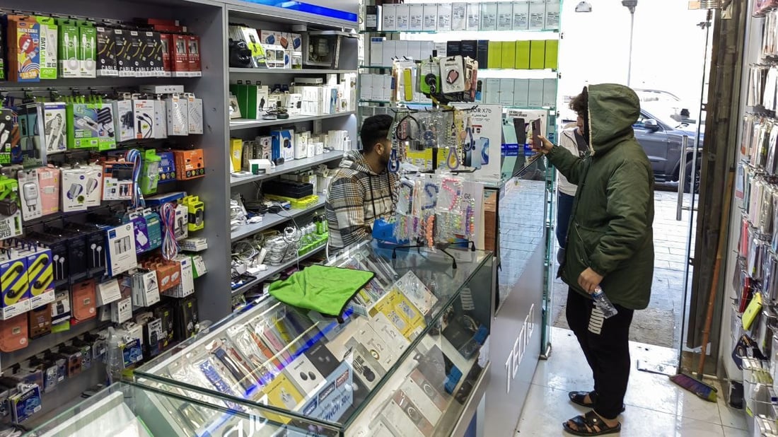 الموصل تستورد الموبايل من أمريكا.. ماذا يفضل زبائن نينوى في السوق؟