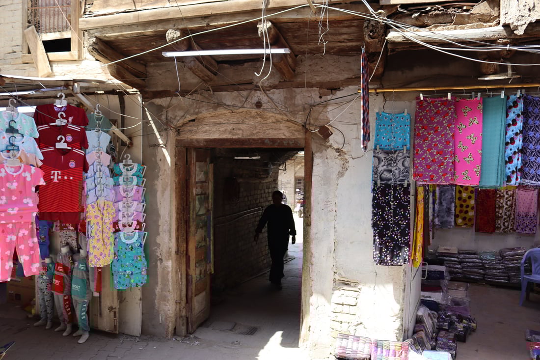 فيديو من “خان المدامغة” في الكاظمية: آخر شاهد على العهد العثماني تحوّل إلى “گراج”