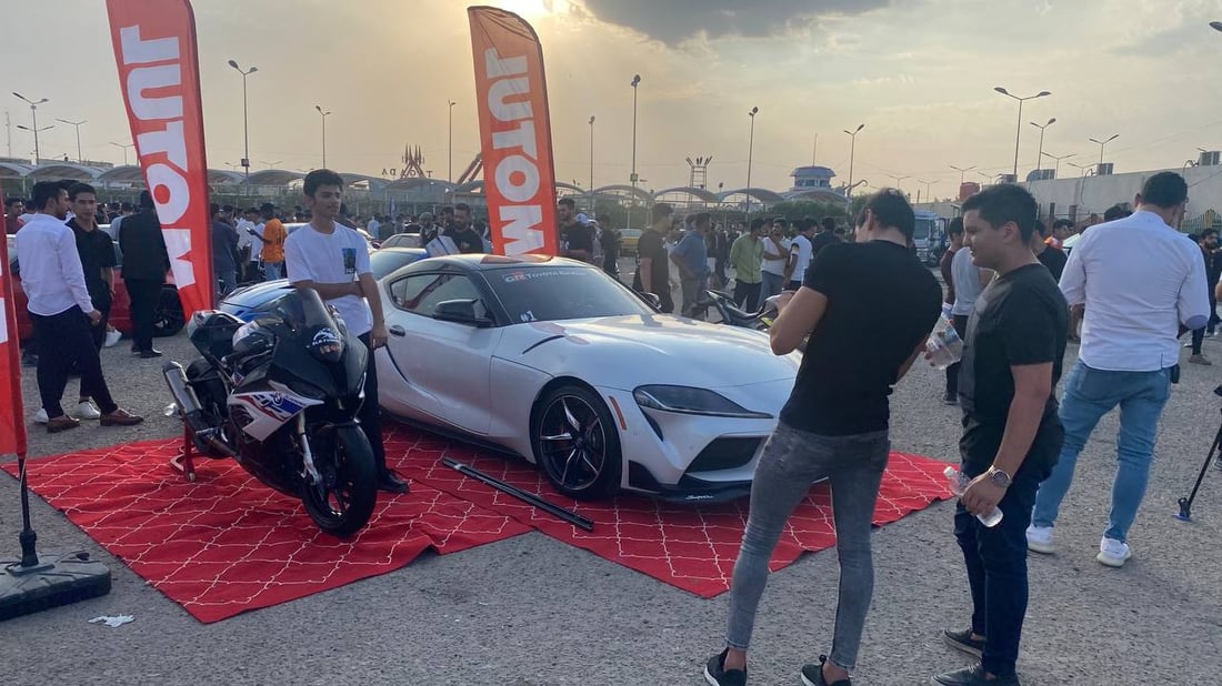 صور: يزعم أنها أقدم رولز رايس في العراق.. تجمع حاشد للسيارات الرياضية في البصرة