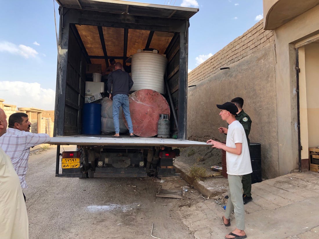 صور مؤثرة: سكان سنجار يستقبلون أهلهم العائدين بالورد.. انتهى نزوح الـ 8 أعوام