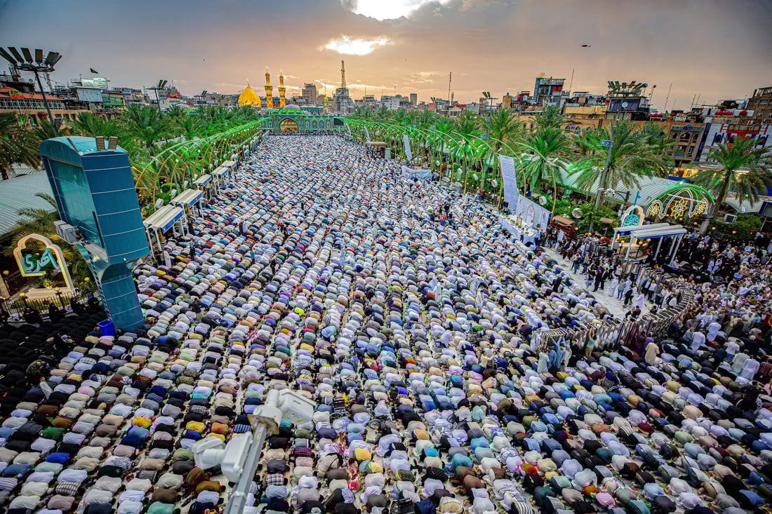 صور من عيد كربلاء.. حشود المصلين امتدت من مرقد الإمام الحسين إلى صحن العباس