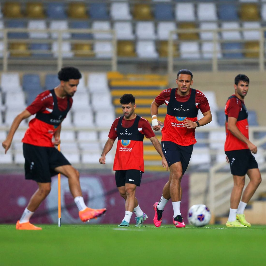 صور: منتخبنا وصل أبو ظبي.. ملحق كأس العالم ضد الإمارات الخميس