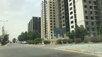 عمارات ابتلعت حدائقنا.. سكان حي الحسين البغدادي غير معج...