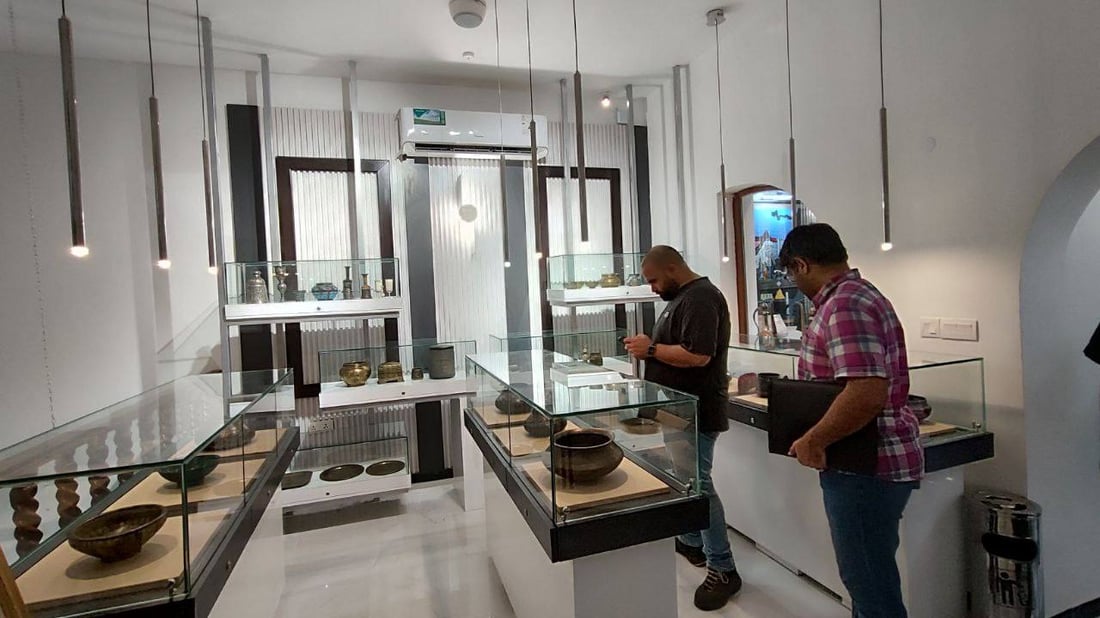 أخلص للفن حتى مع أمير قطر.. الأعظمية تجمع “الكبار” لتحية طالب البغدادي (صور)