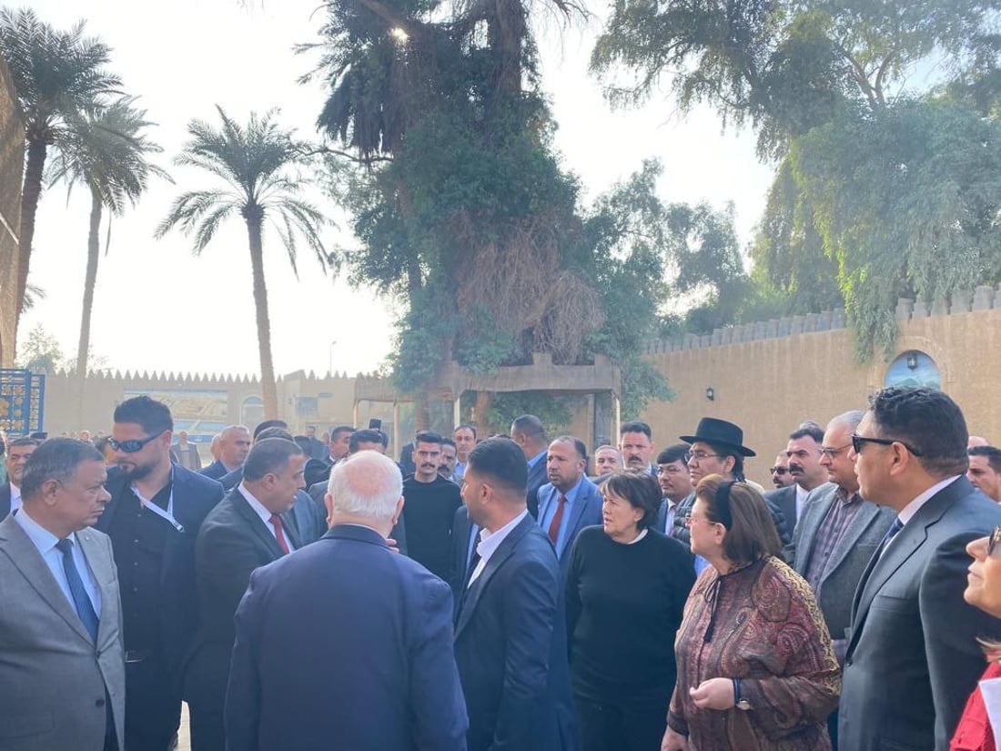 وفود مؤتمر الحضارات القديمة تزور آثار بابل (صور)