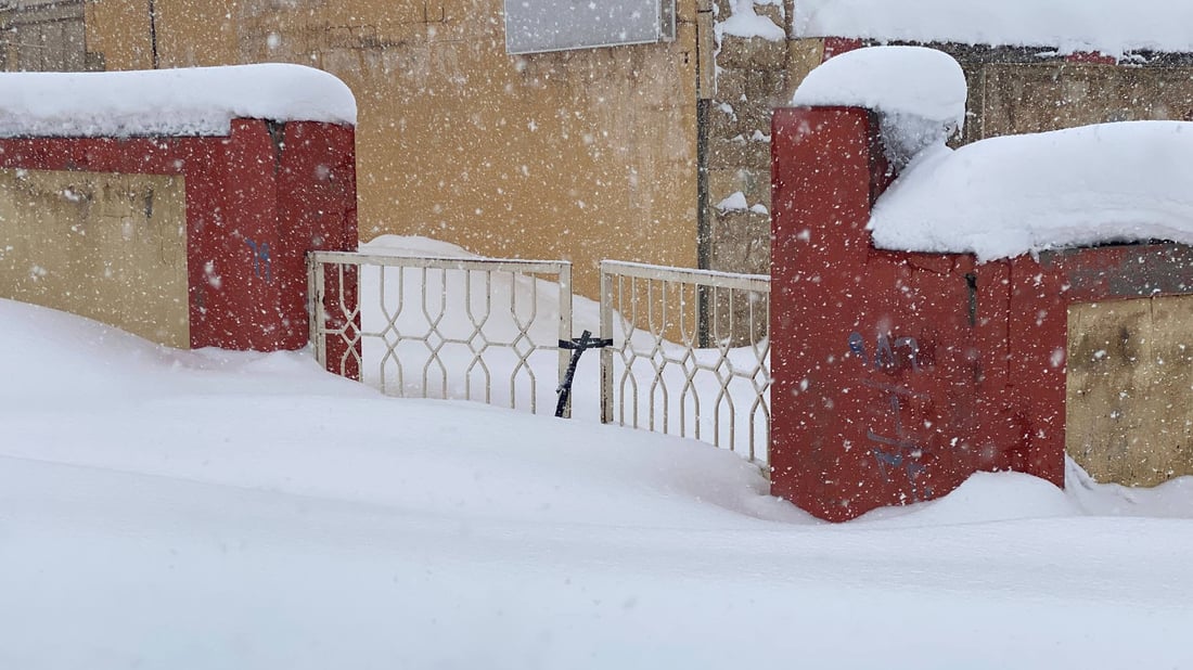 حاجی ئۆمەران؛ بەفر ماڵەکانی داپۆشیوە