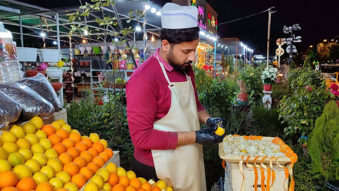 ليس مجرد دكان عصير في زيّونة.. إنهم “يقشرون ويفلّسون” مع موضة “بلا سكّر” (صور)