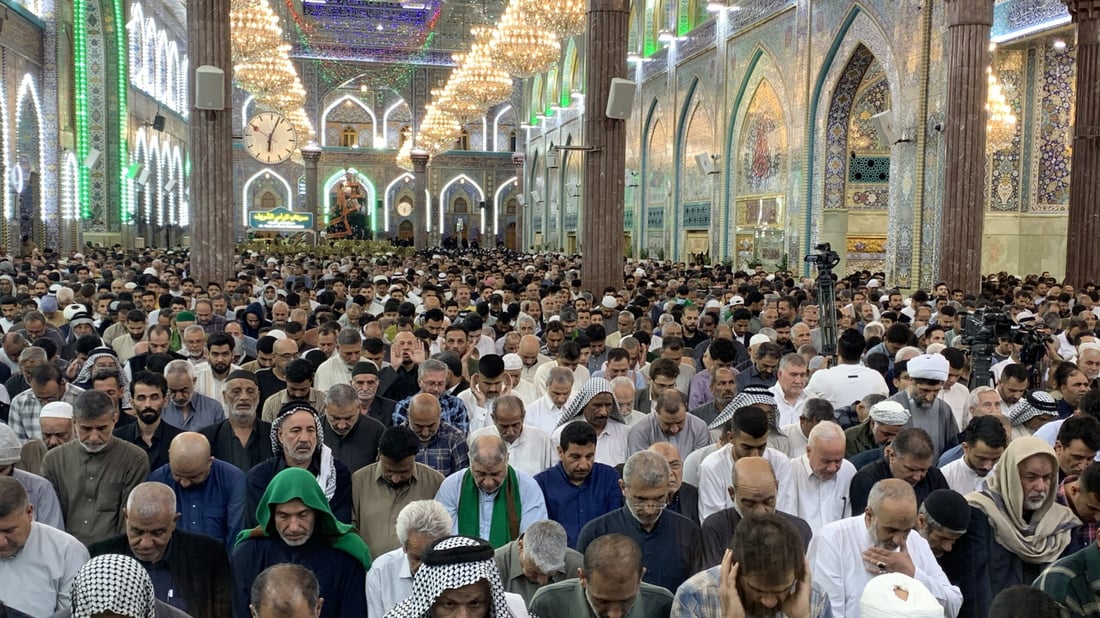 صور من صلاة العيد في كربلاء.. الأمطار منعت إقامتها بين العتبتين (صور)