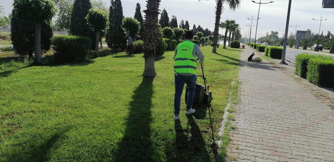 رۆژانە لە پارك و باخچە و دوورگەناوەندی و ناوچە سەوزاییەكان نزیكەی 37 تۆن خۆڵ و خاشاك كۆدەكرێنەوە و چارەسەر دەكرێت.
