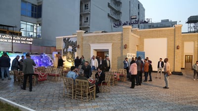 الشرطة اقتحمت النادي وصورت الشعراء واتحاد الأدباء غاضب: هذا ليس باراً عادياً