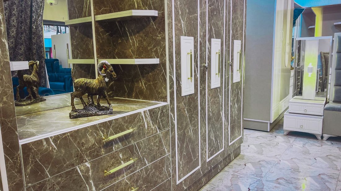 صور: غرف نوم بالمتانة العراقية والجمال التركي.. نجار بعقوبة أوجد الخلطة