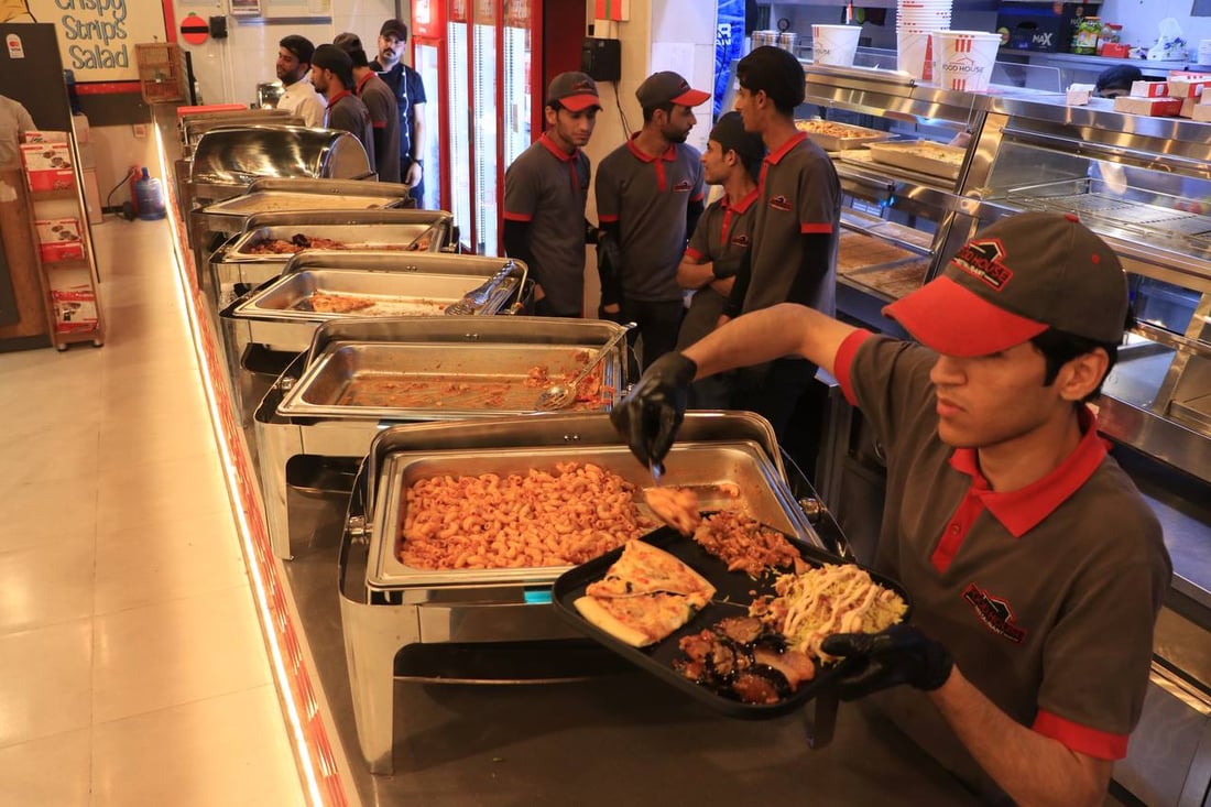 سحور الكوت.. 40 طبقاً عند جعفر الخاصكي في “فود هاوس” بـ 8 آلاف للشخص (صور)