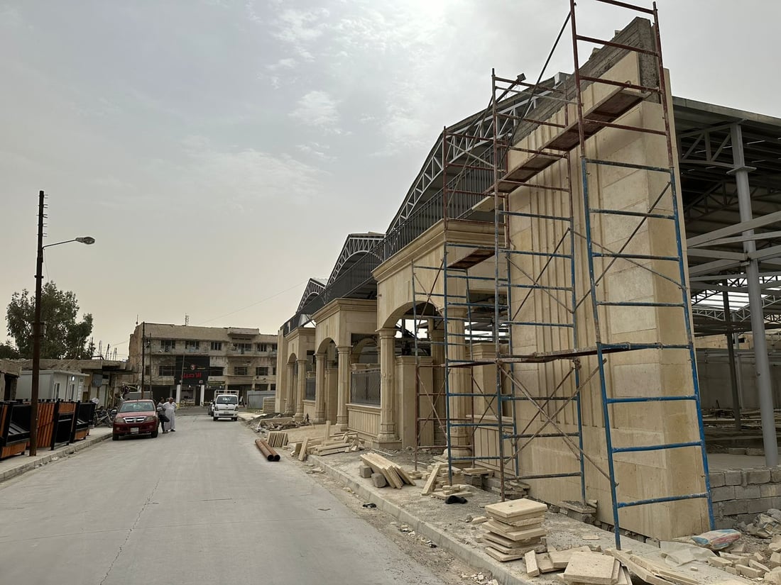 العمل يشارف على نهايته.. جولة مصورة من سوق الموصل النموذجي في باب الطوب