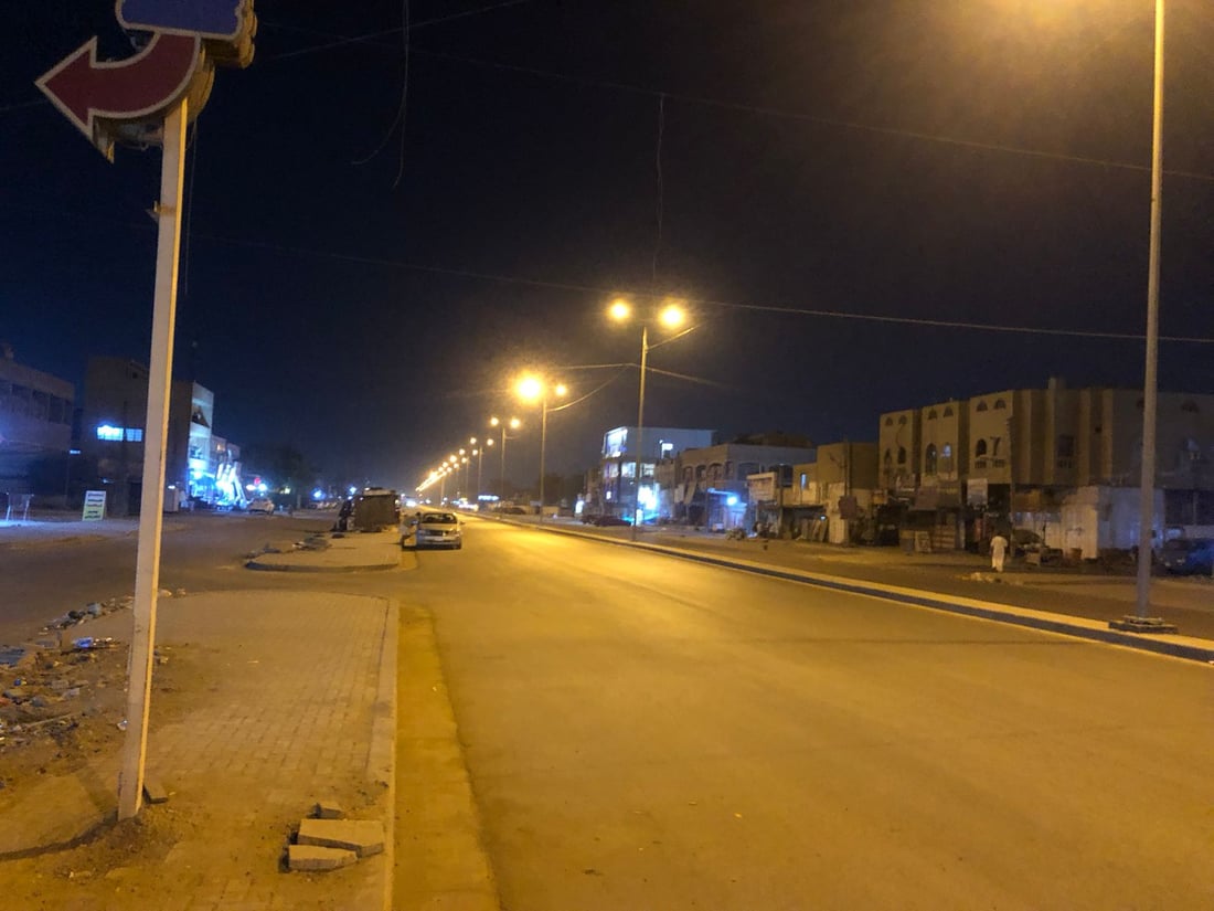 اكتملت إنارته للمرة الأولى منذ 1980.. صور ليلية من شارع الشلامجة في حي العامل