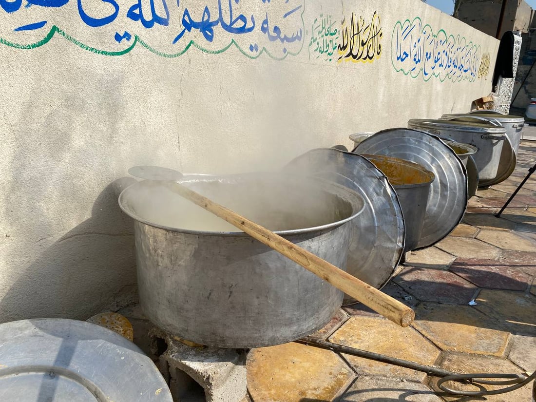 صور: 1500 وجبة غداء.. باكورة أعمال “مطبخ الناصرية الخيري” للفقراء