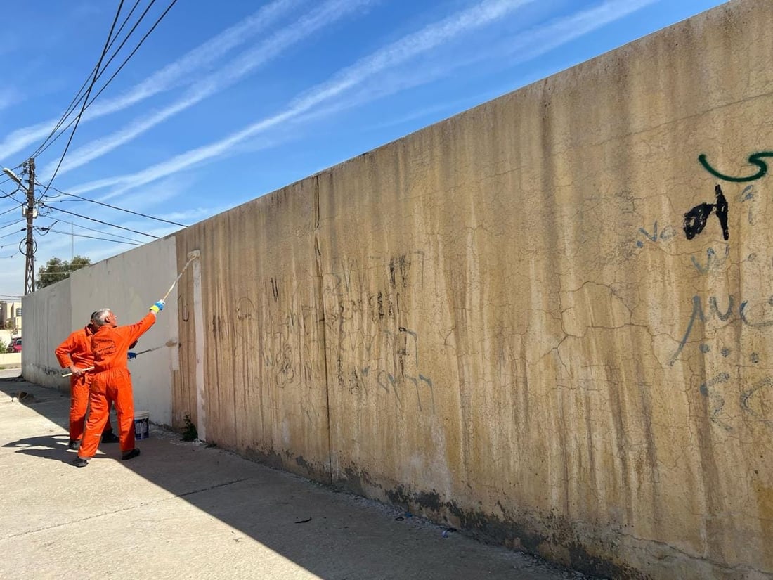 شاره‌وانیی هه‌ولێر ریكلام و نووسراوی سه‌ر دیواره‌كان ده‌سڕێته‌وه‌