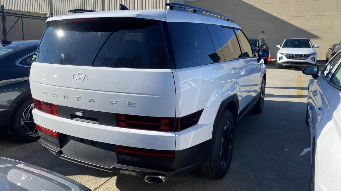 Hyundai Santa Fe 2024 sparks debate among car enthusiasts in Iraq