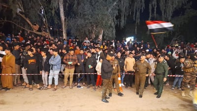 أمام سينما ديالى.. شباب بعقوبة يحتفلون بفوز المنتخب العراقي (فيديو)