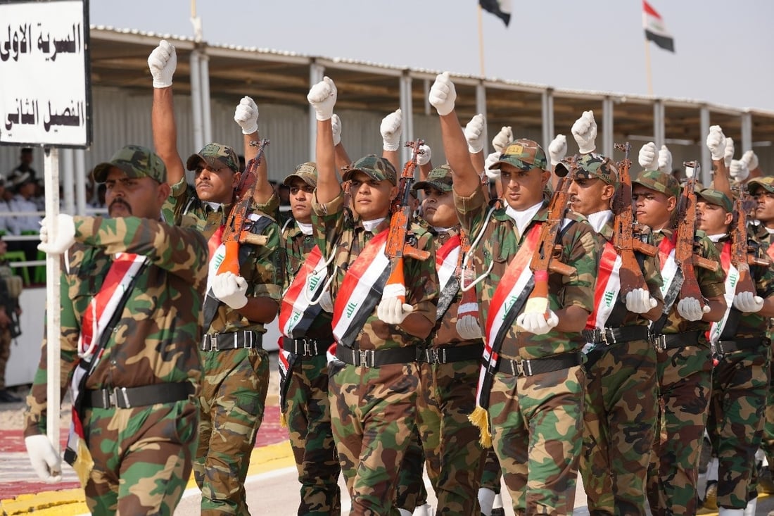 صور من الاستعراض العسكري لخريجي دورة عقود الشرطة في واسط