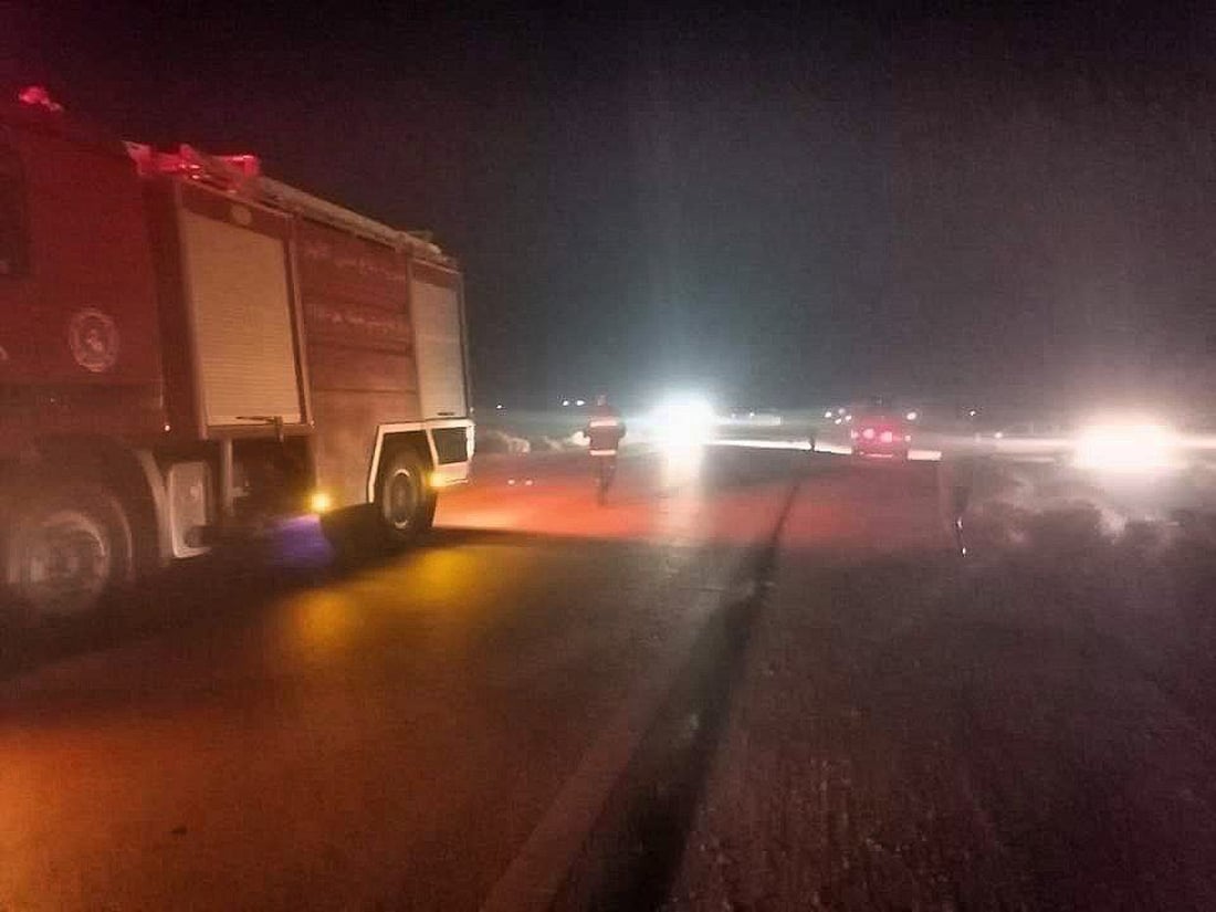 وصول سيارات الإطفاء