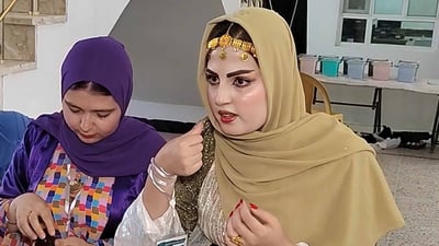 لە پاشماوەی پەلەوەر مەیکەپیان دروستکردووە