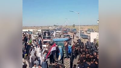 فلاحو الكوت يصعدون: أغلقوا طريقاً وطالبوا بإعادة الكاز إلى 400 دينار