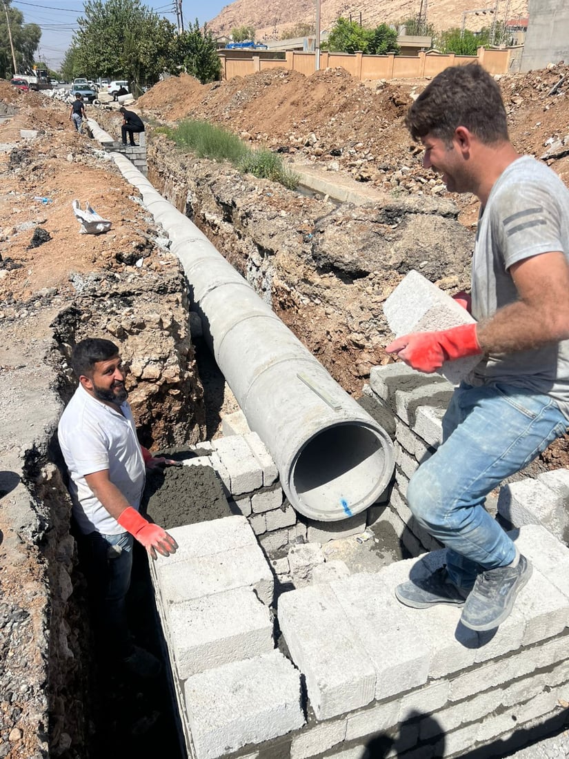 شەقامەکانی هەریر نۆژەن دەکرێنەوە و قیرتاو دەکرێن؛ ئاوەڕۆشیان بۆ دەکرێت