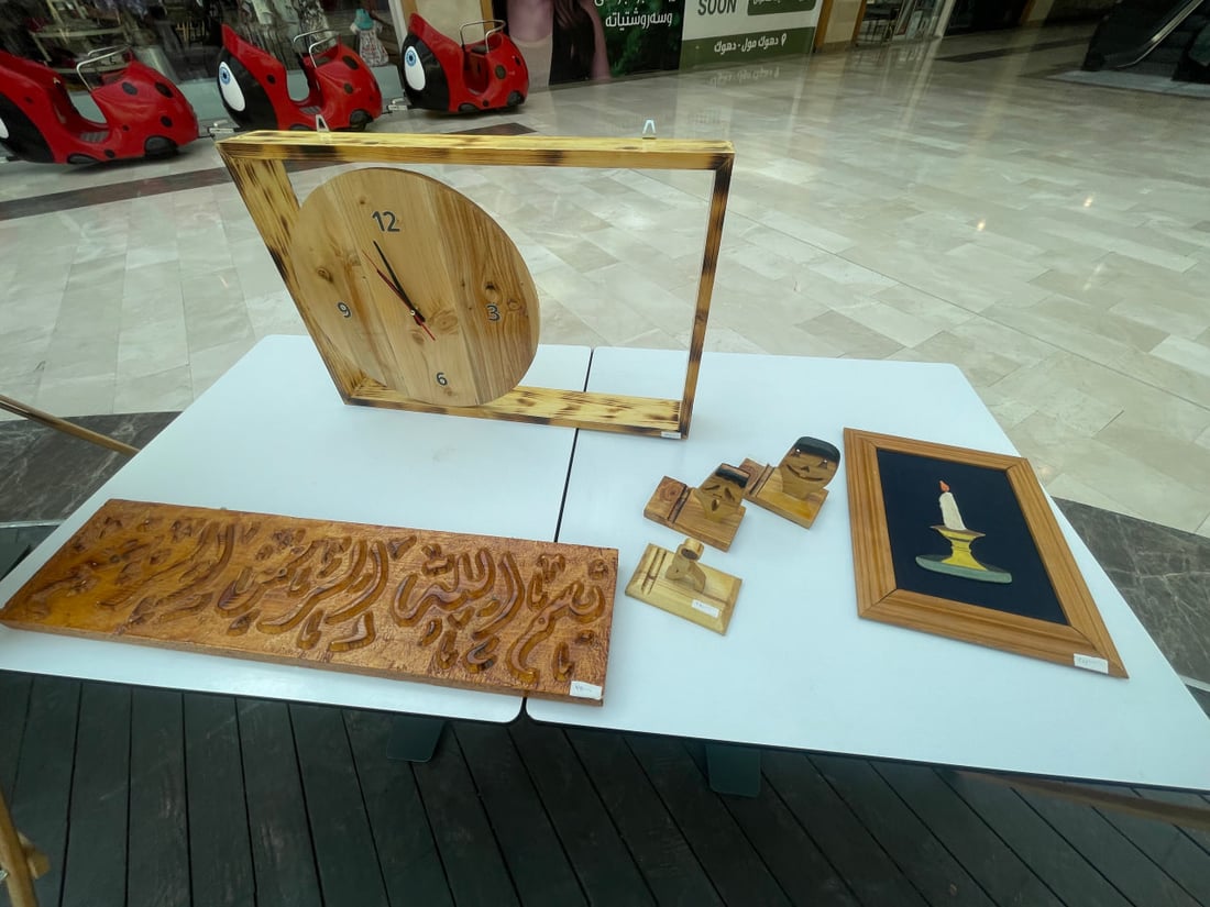 دهوك تدرب السجينات على الحاسوب والتجميل وتسوق لوحاتهن في المولات  (صور)