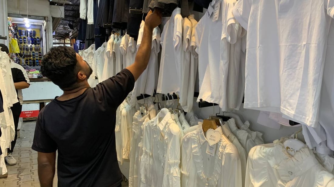 أرقام وصور من سوق سهام العبيدي: تجهيز تلميذ يكلف 100 ألف دينار.. والطالبات أكثر