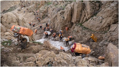 کۆڵبەرێکی خەڵكی هەورامان بە تەقەی ھێزە ئەمنییەکان كوژرا