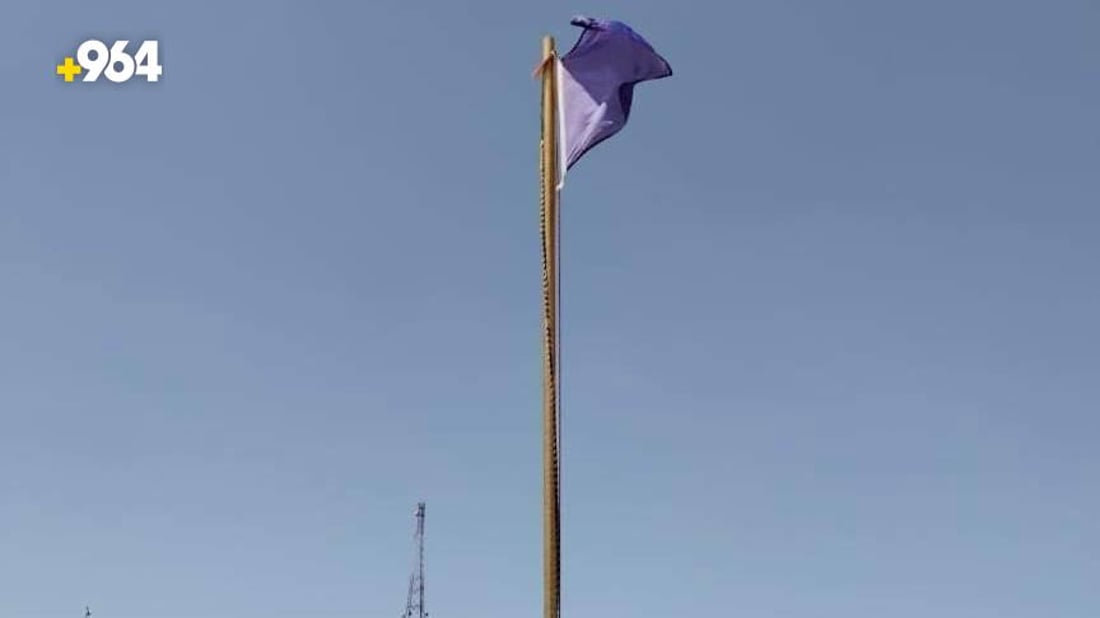 حقل الرميلة يستسلم للشمس ويرفع الراية البنفسجية.. إجازة طارئة للعمال (صورة)