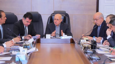 هەرێم داوای دامەزراندنی فەرمانبەران و وەرگرتنەوەی مووچە فەوتاوەکان لە بەغدا دەکات