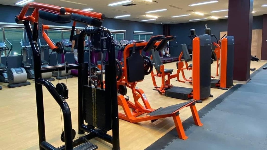 صور: مسبح ورياضة ومدربون في بسماية.. لا تذهبوا إلى بغداد ونحن نعمل 24 ساعة