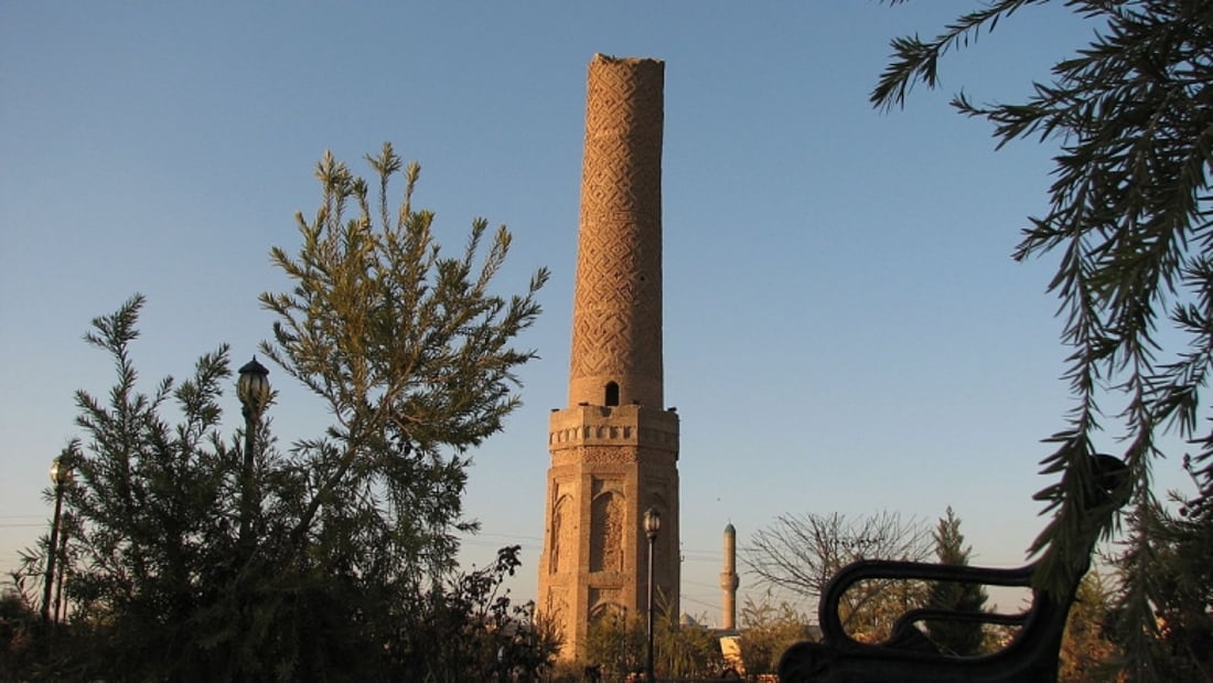 مناری چۆلی لە هەولێر نزیکەی مەتر و نیوێک لار بووە