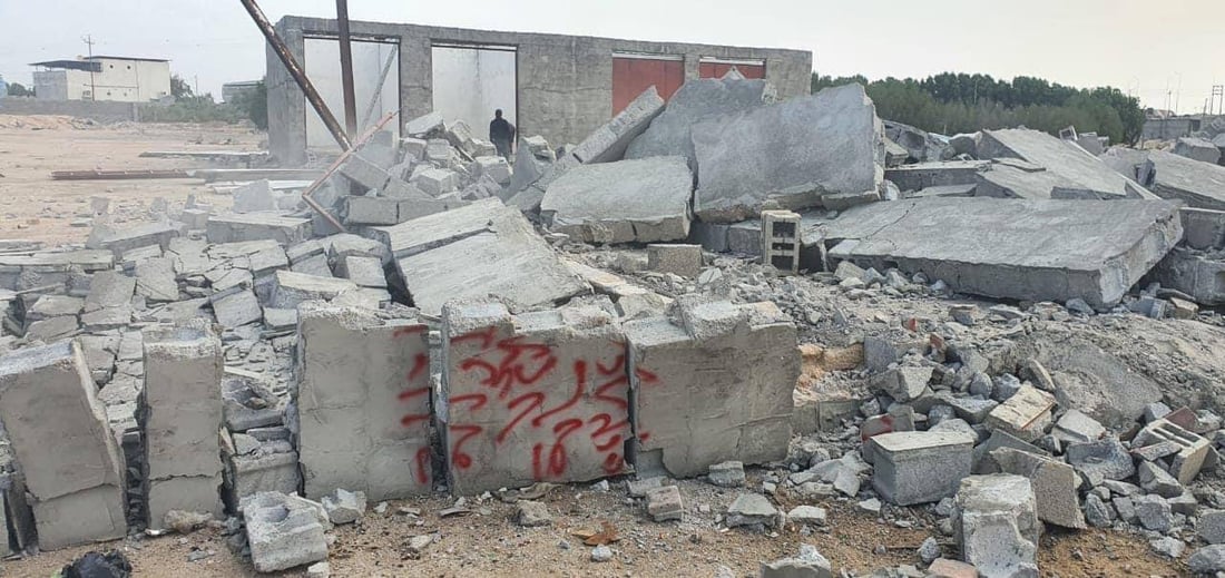 صور: هذا ما بقي من محال “حي القائد” وبسطات “سوادي” بعد دخول جرافات الزبير