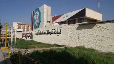 شرطة البصرة تلاحق متهماً من العمارة.. قتل شخص وأصاب آخر في الگزيزة