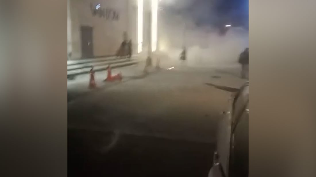 مشاهد مصورة لسقوط طائرة مسيرة في الكرادة فجراً