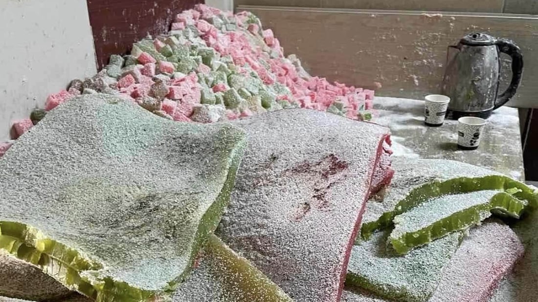 پاشماوەی جرج لە شیرینەکانی دوکانێک دۆزرایەوە و دەستی بەسەرداگیرا