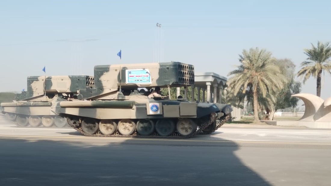 الدبابات تستعرض في بغداد.. رئيس الأركان جاهز تحت قوس النصر لـ 6 كانون.. فيديو 964