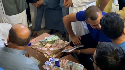 “صلوات على محمد”.. فرحة غامرة بين فريق “أنا إنسان” الأنباري بجمع 50 مليوناً