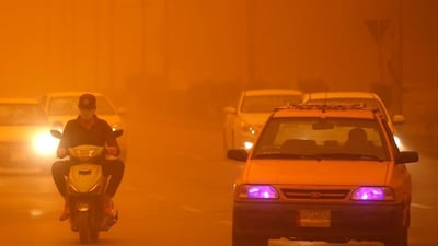 خۆڵبارین سەدان کەسى رەوانەى نەخۆشخانە کرد