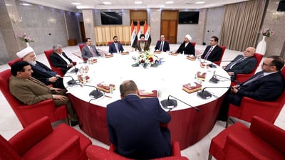 الزيدي يعتزم رفع الدولار وبيع أصول حكومية لسداد الديون.. الخبراء متخوفون