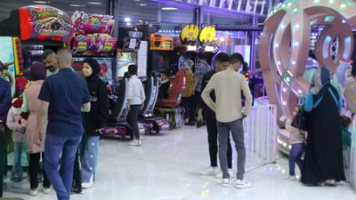 “أرض المرح” في الديوانية تستقبل مئات العوائل مع بدء الربيع (صور)
