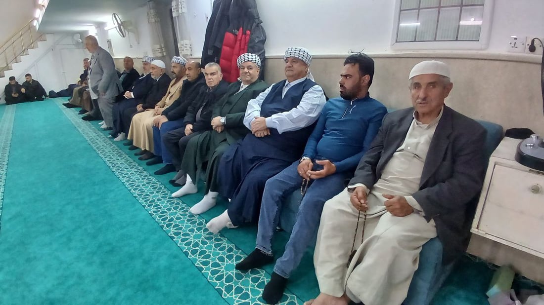 أهالي آلتون كوبري يؤدون صلاة العيد بالأزياء التركمانية التقليدية (فيديو+صور)