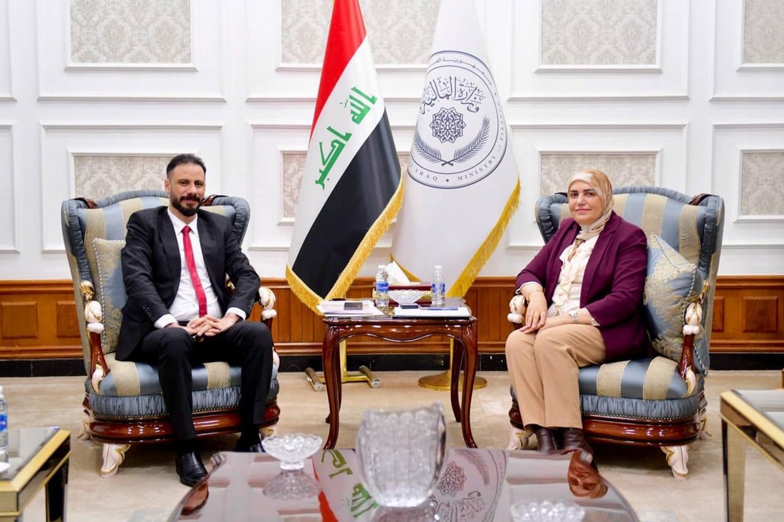 ازدحام في مكتب وزيرة المالية.. 19 نائباً يناقشون الموازنة مع طيف سامي