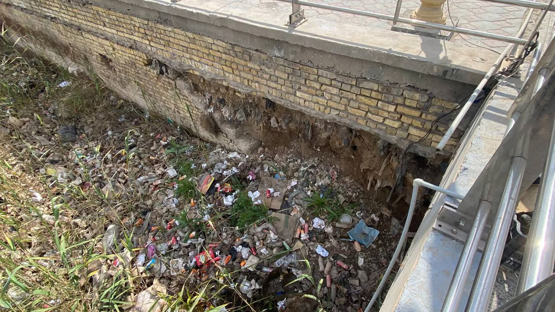 Recently inaugurated corniche wall in Amara collapses