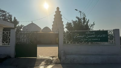 صور من مقبرة الحسن البصري: هنا يرقد الفكر العربي كله.. والزوار من أمريكا والهند