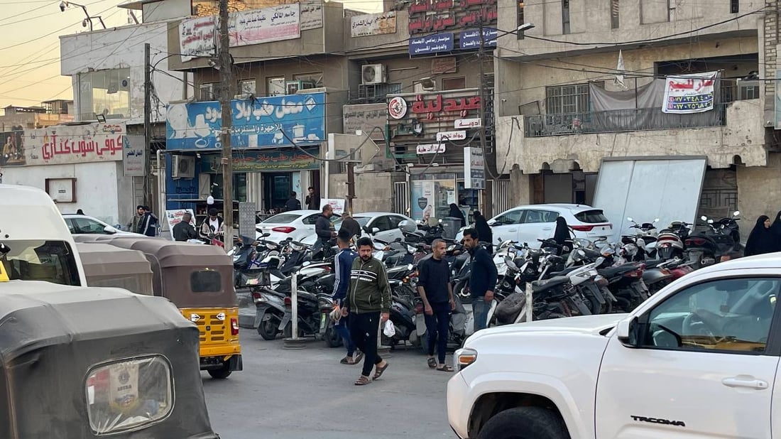 صور: مجهولون يجمعون الأموال في كراج عشوائي على طريق سوق مريدي وبلدية الصدر تتوعد